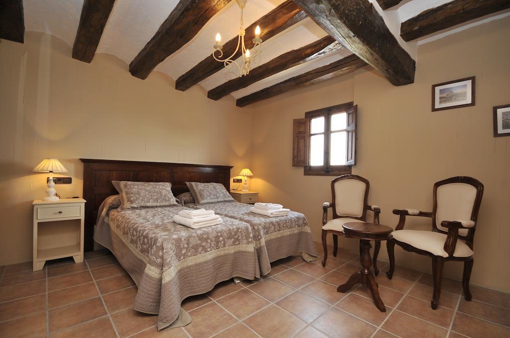 Els Canterers Miravet Room photo